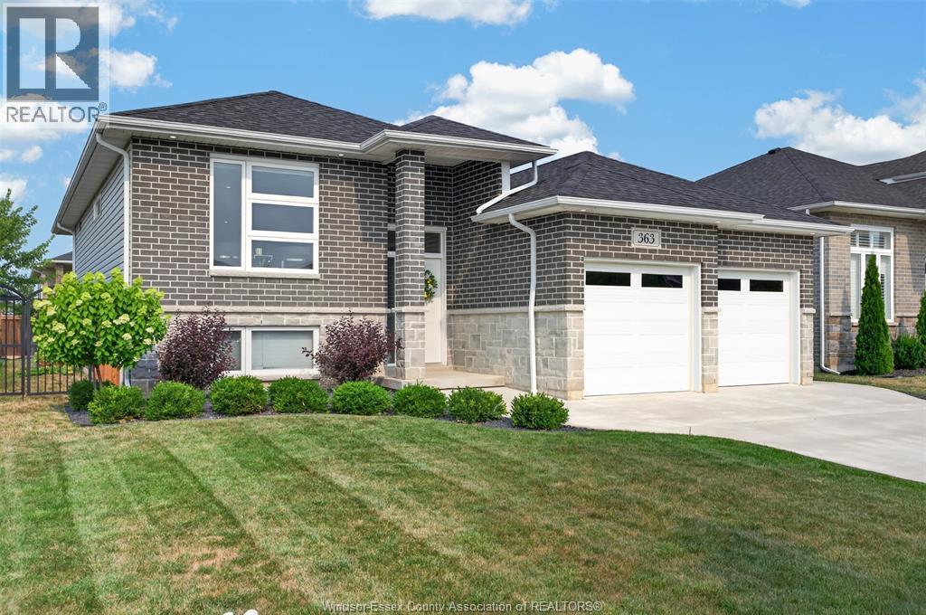 363 LAVERS, Amherstburg — photo 2