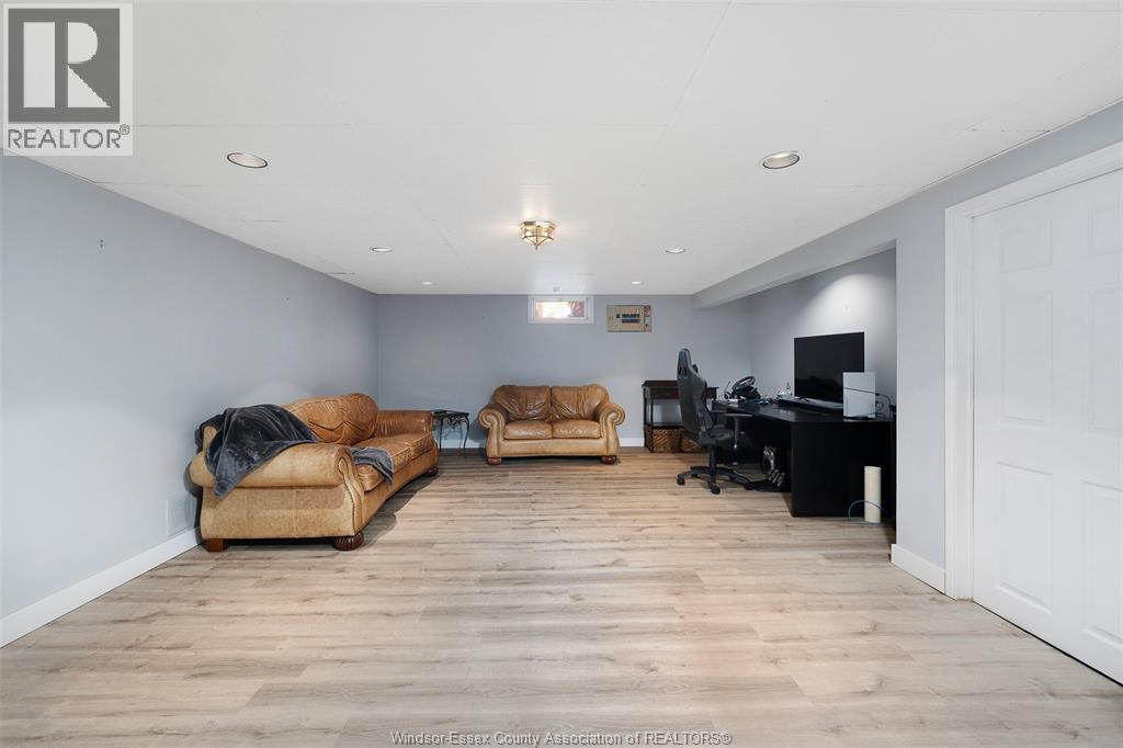 12510 KEITH CRESCENT - 29