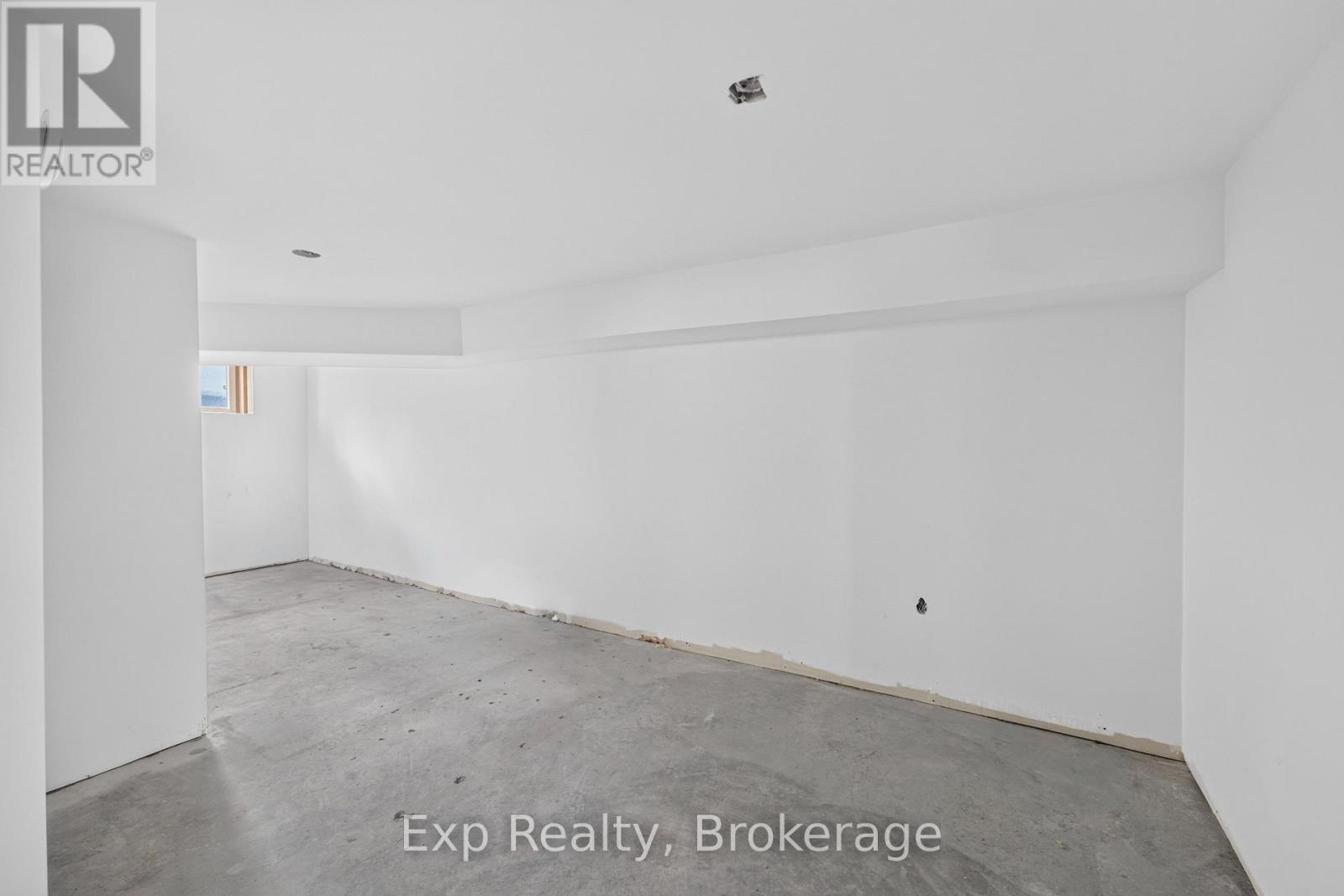 15 REDDEN STREET - Image 19