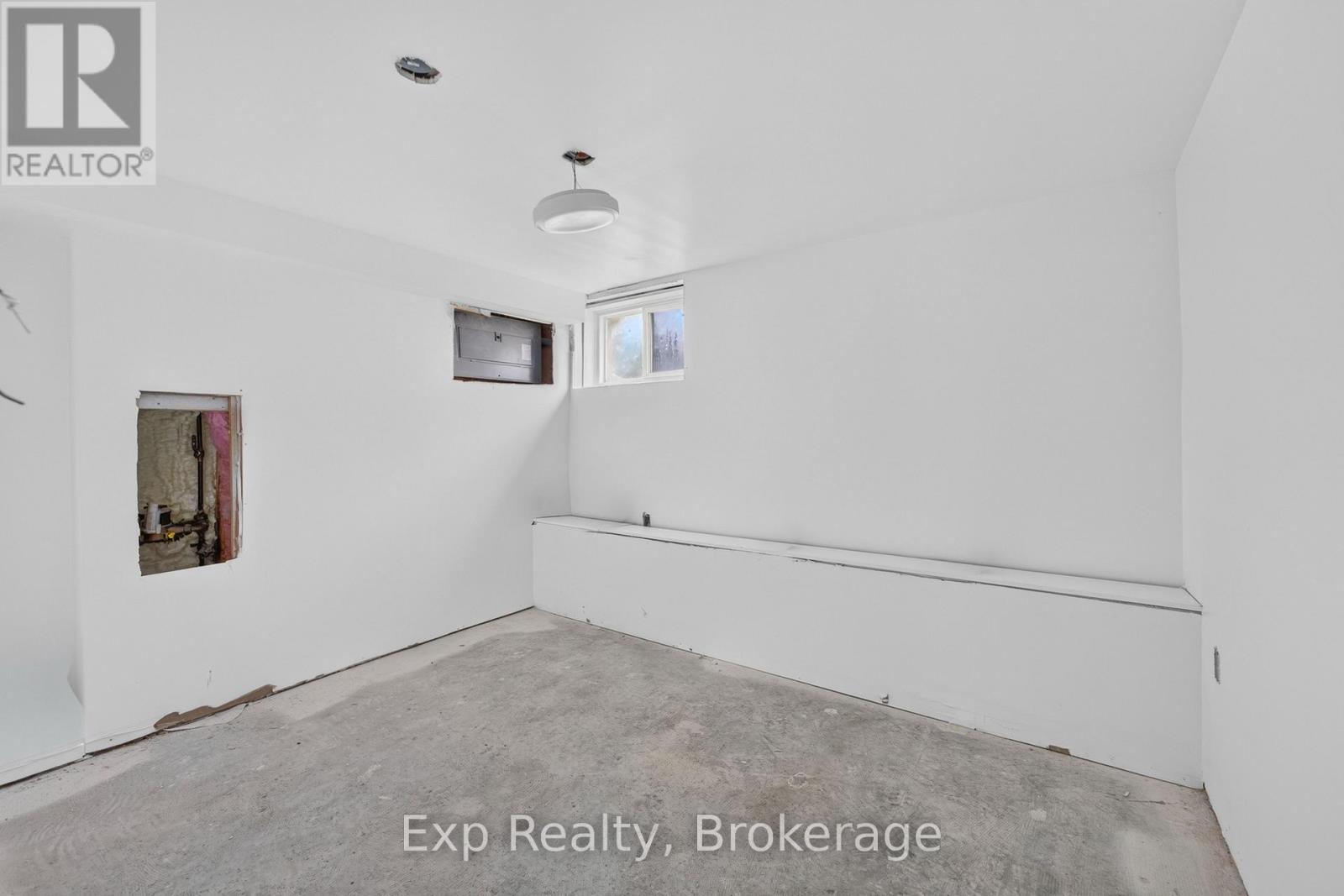 15 REDDEN STREET - Image 26