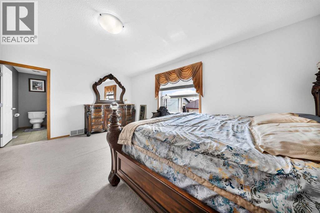 154 Saddleland Close NE - 25