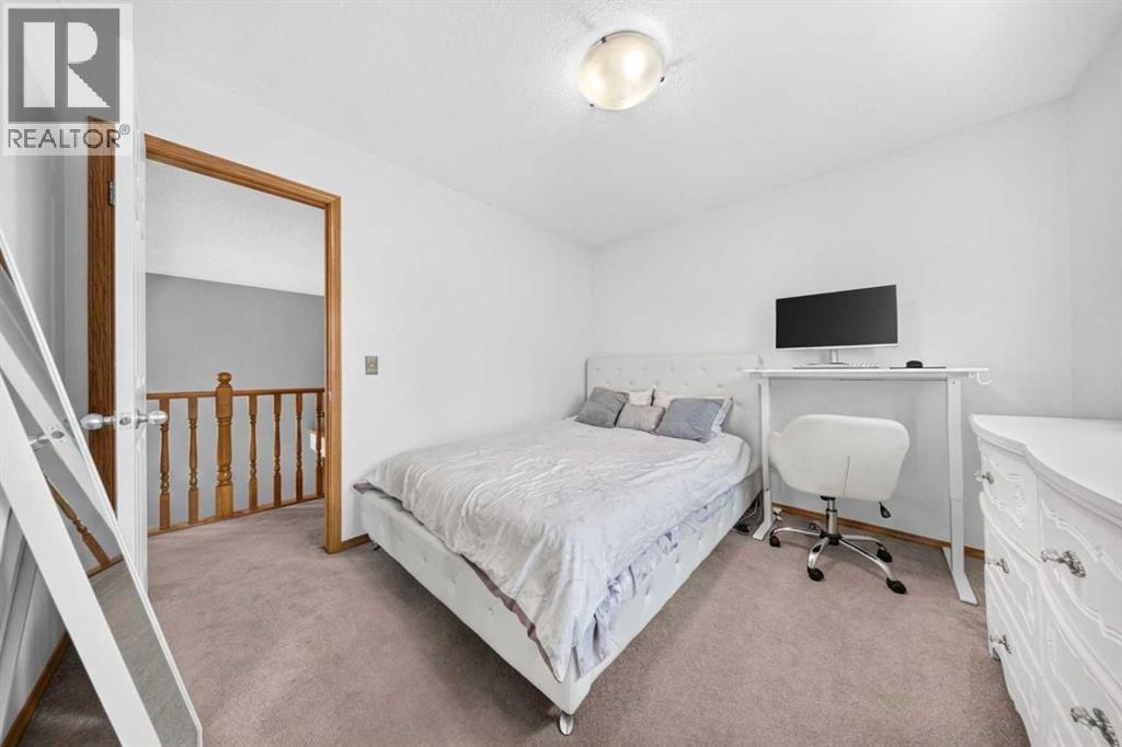 154 Saddleland Close NE - 28