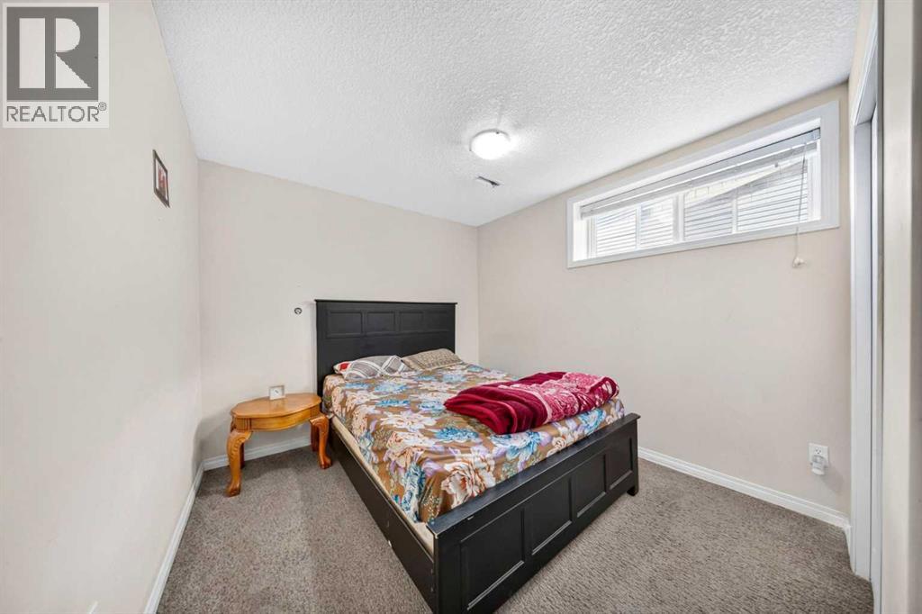 154 Saddleland Close NE - 34