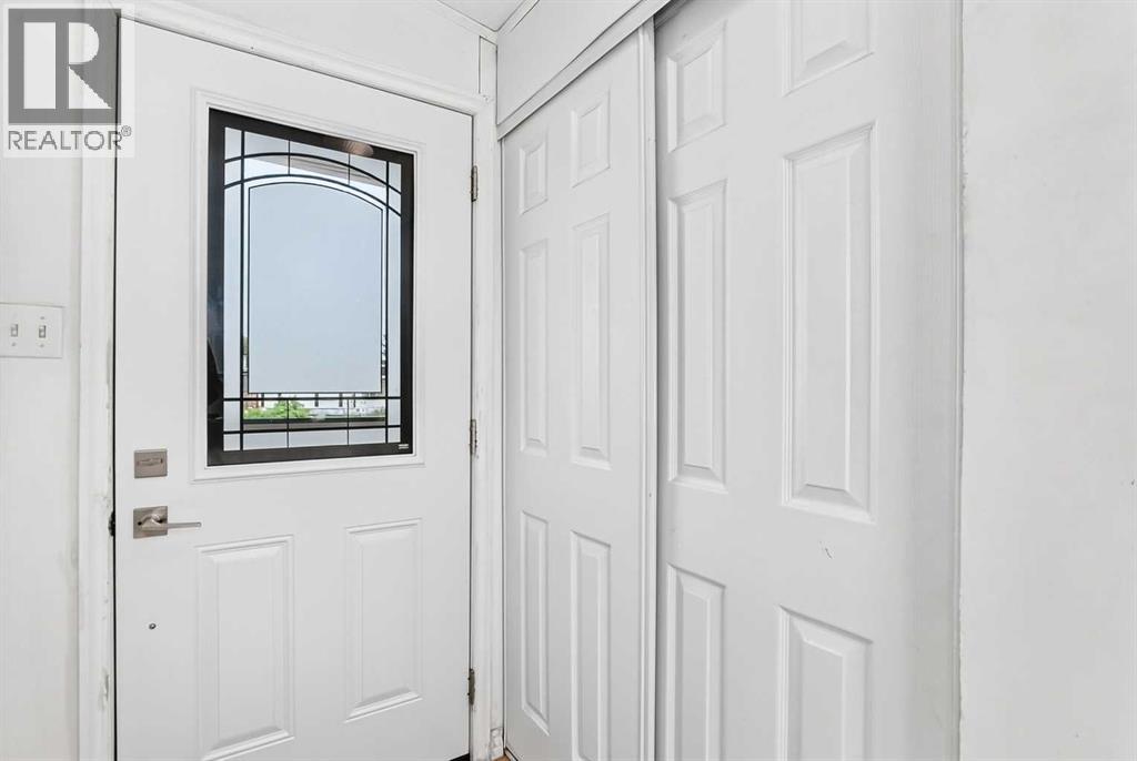 63, 6220 17 Avenue SE - 4