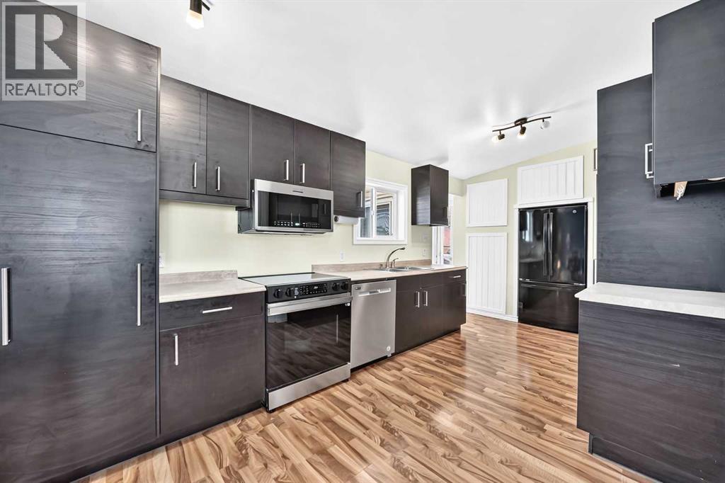 63, 6220 17 Avenue SE - 9