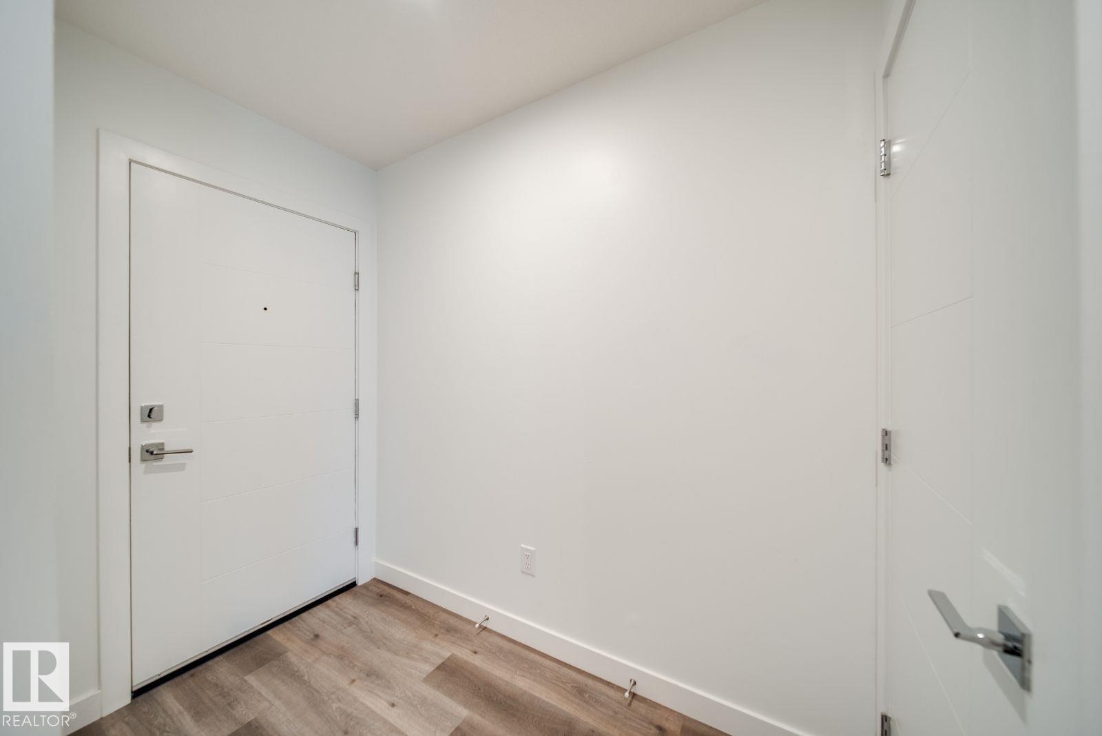 10015 113 Street NW - Photo 17