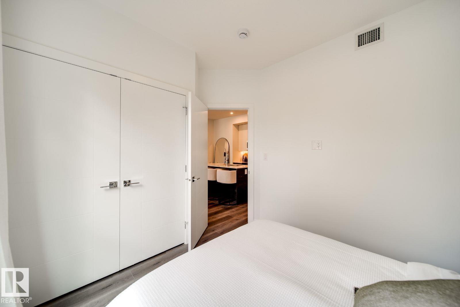 10015 113 Street NW - Photo 38