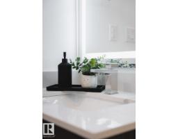 10015 113 St Nw, Edmonton, AB T5K0S8 Photo 45
