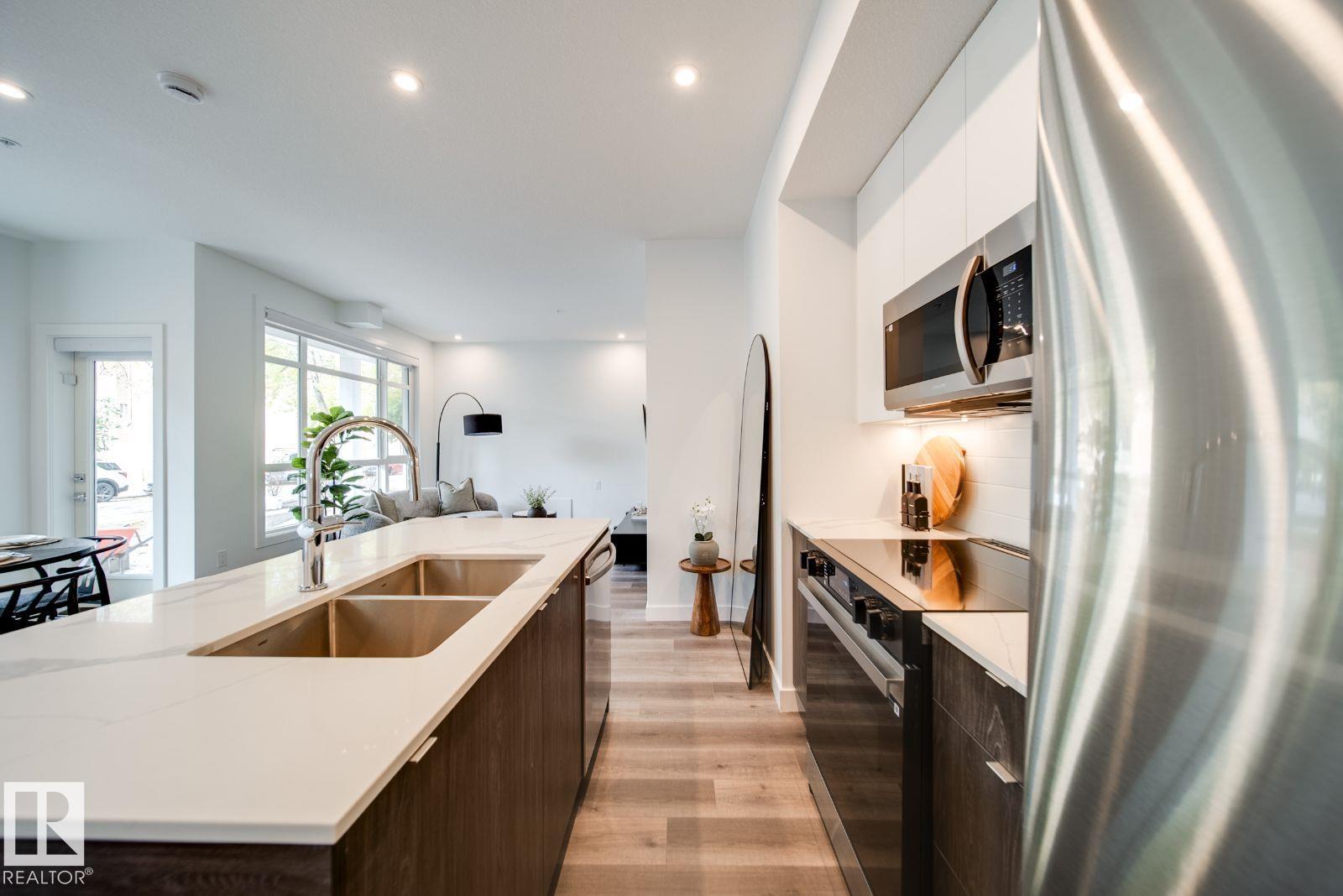 10015 113 Street NW - Photo 32