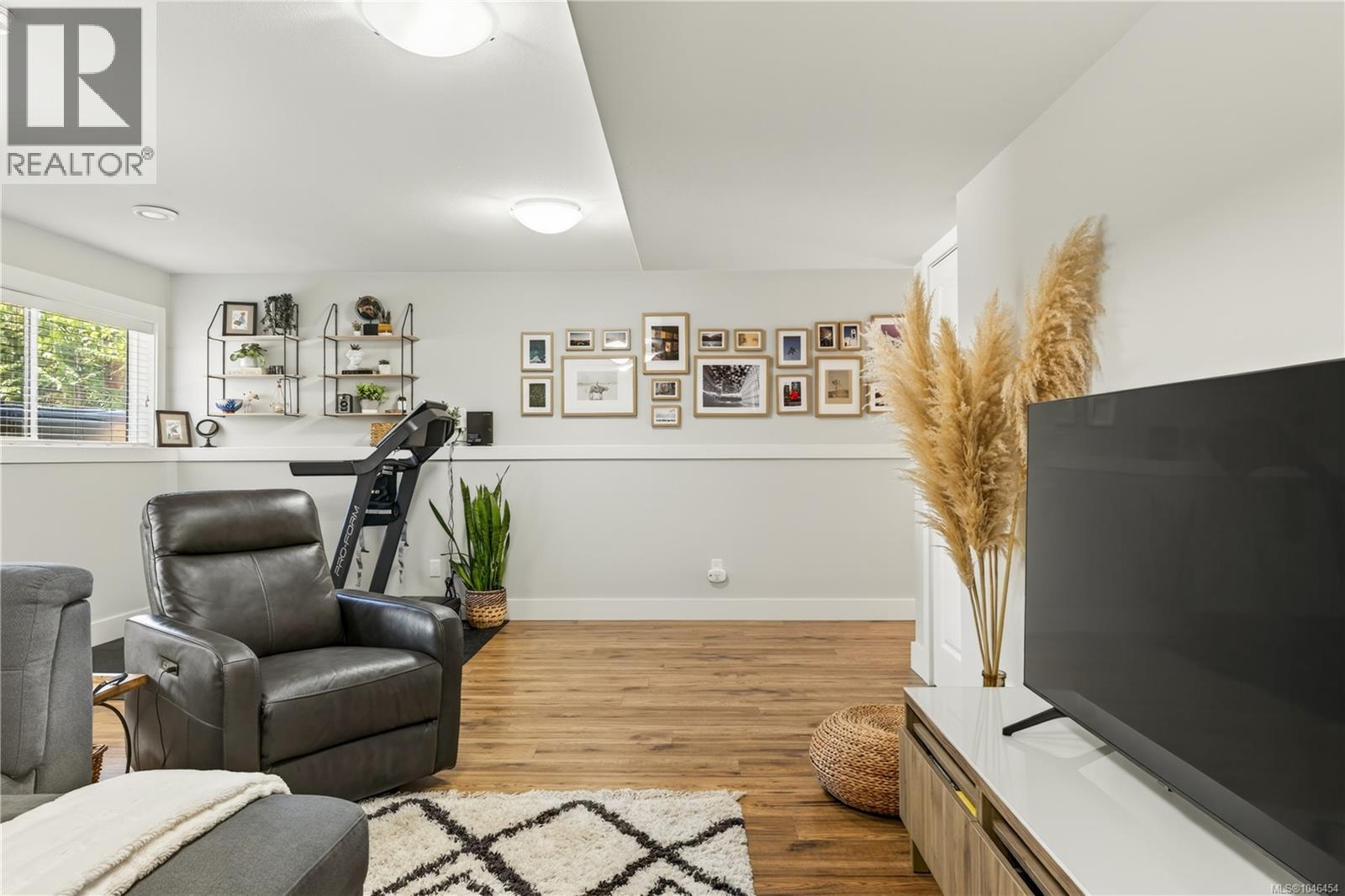 5797 Linyard Rd - 55