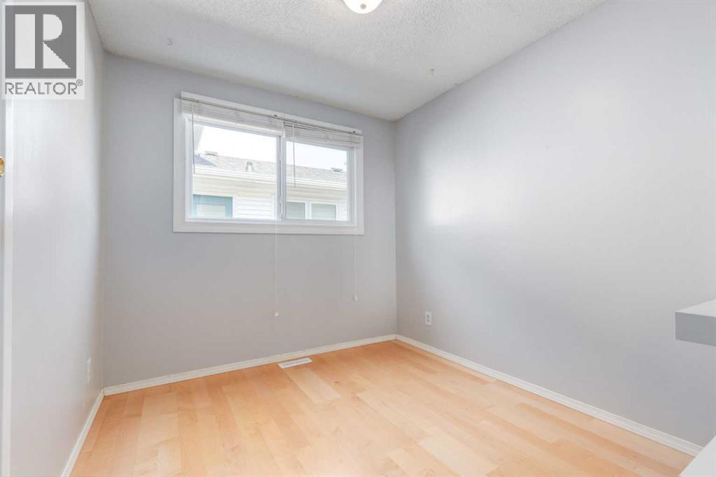 71 Rivervalley Crescent SE - 17
