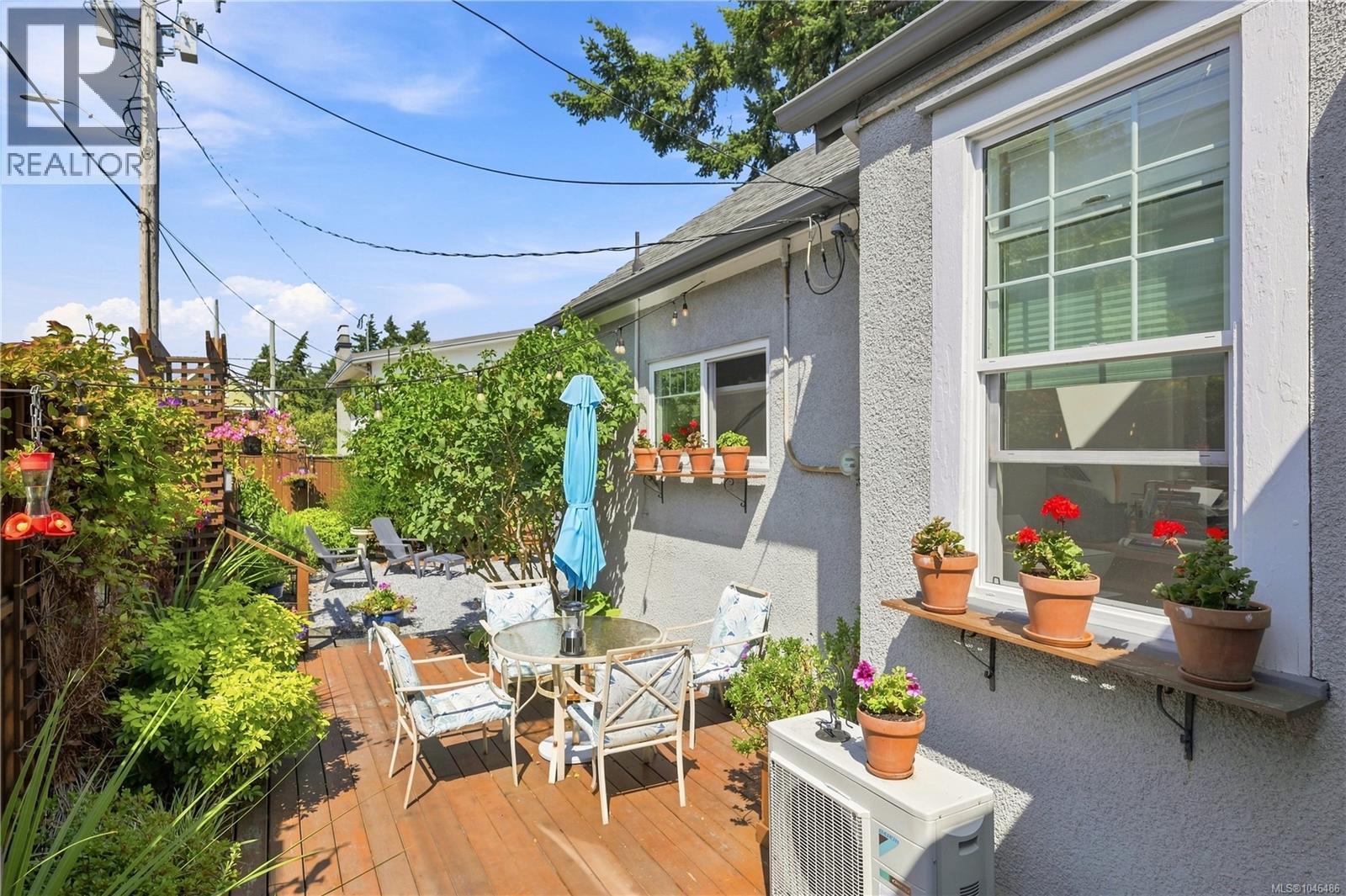 1272 Centre Rd - 43
