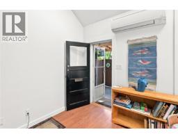 1272 Centre Rd, Victoria, BC V8T1K3 Photo 32