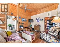Loft - 1272 Centre Rd, Victoria, BC V8T1K3 Photo 7