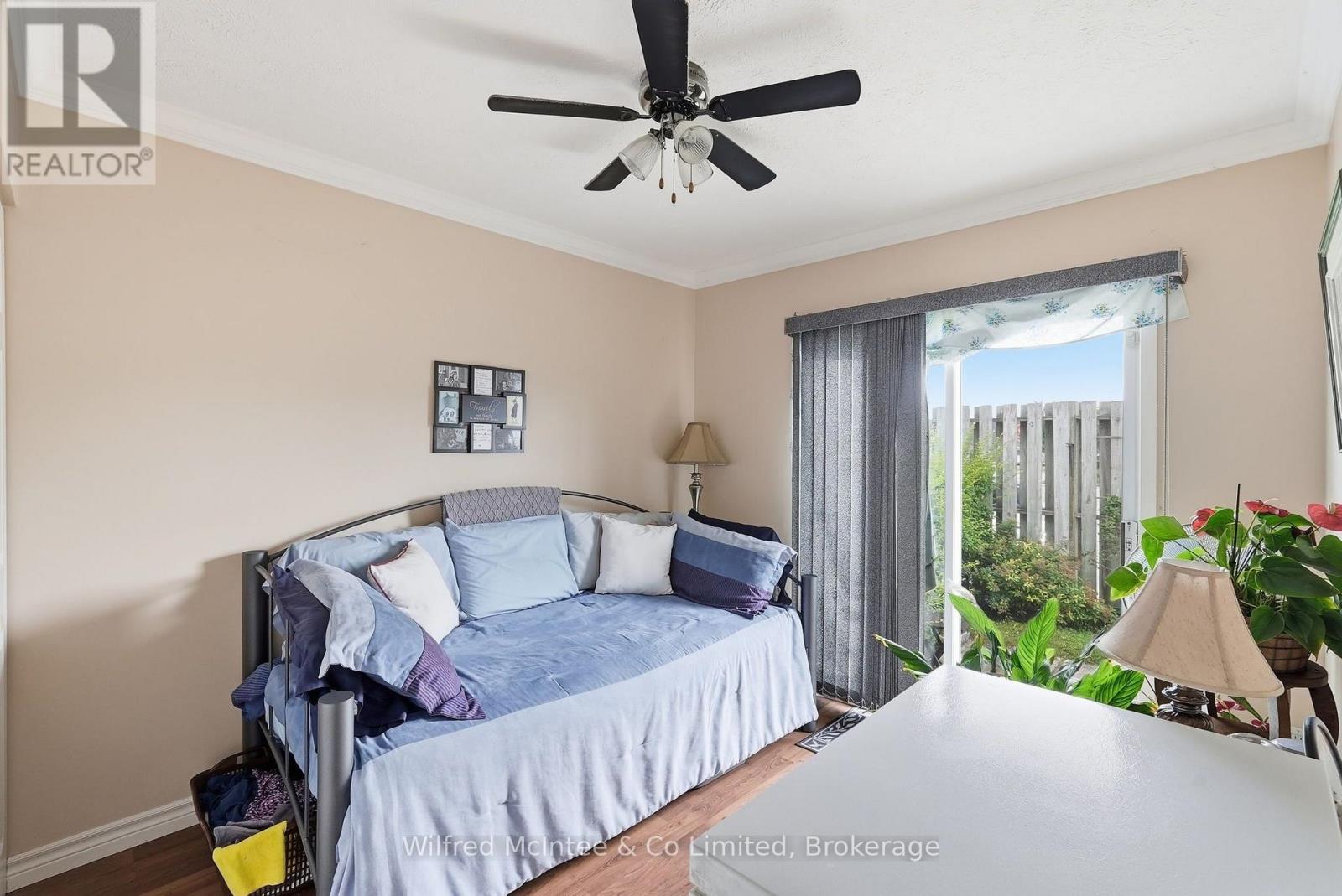 #12 303 WATERLOO STREET - 16