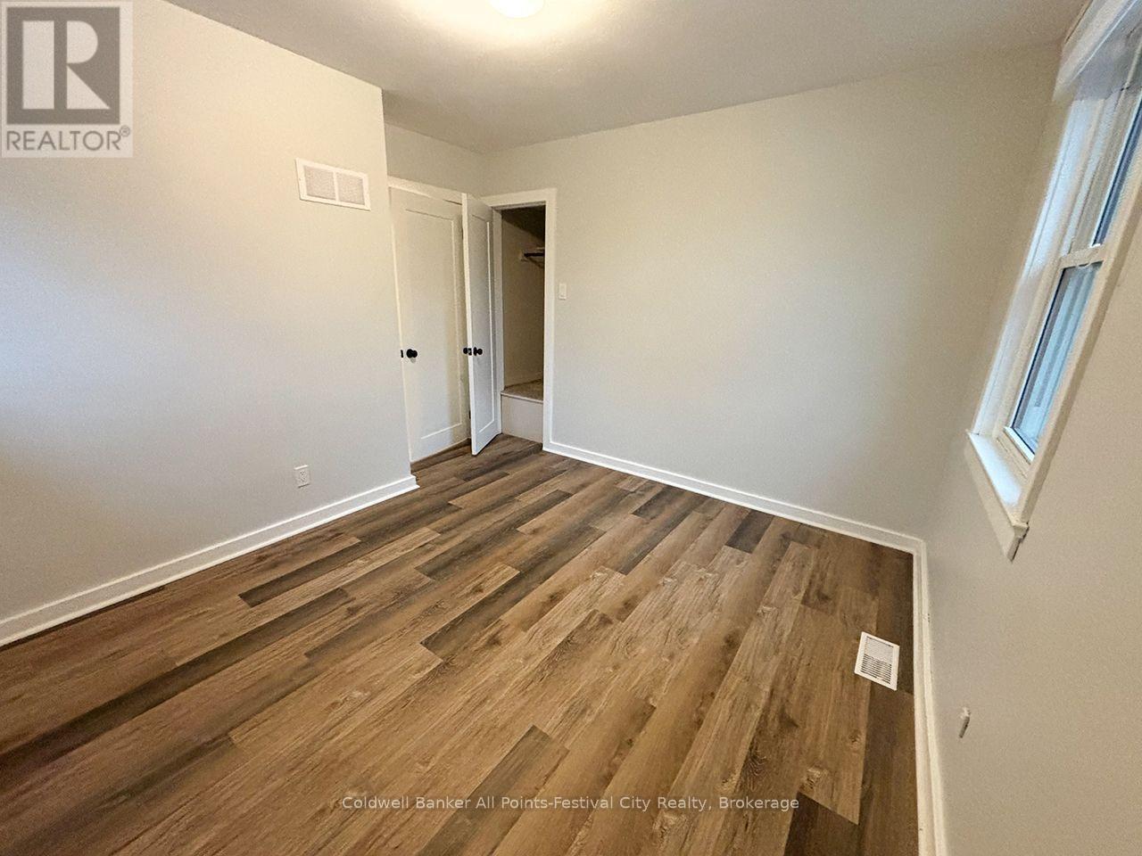 13 WATERLOO STREET N - Image 17