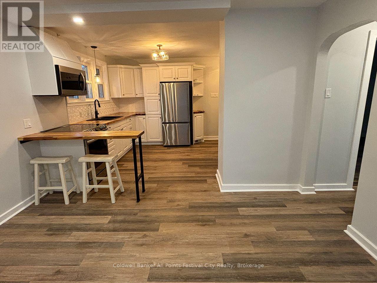 13 WATERLOO STREET N - Image 8