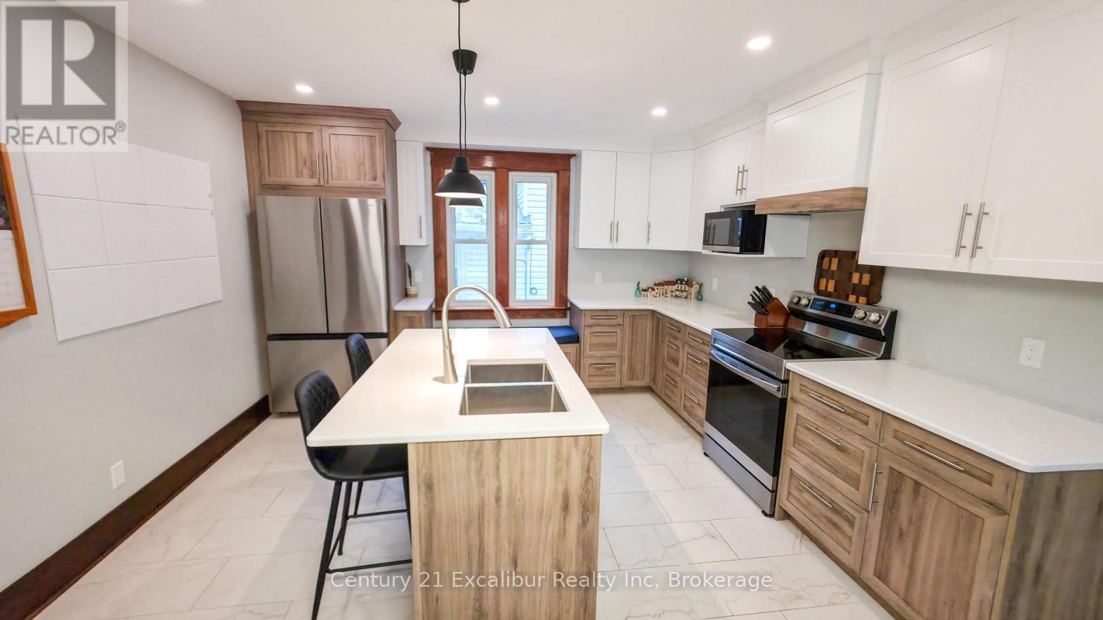 147 ST GEORGE STREET E - Image 4