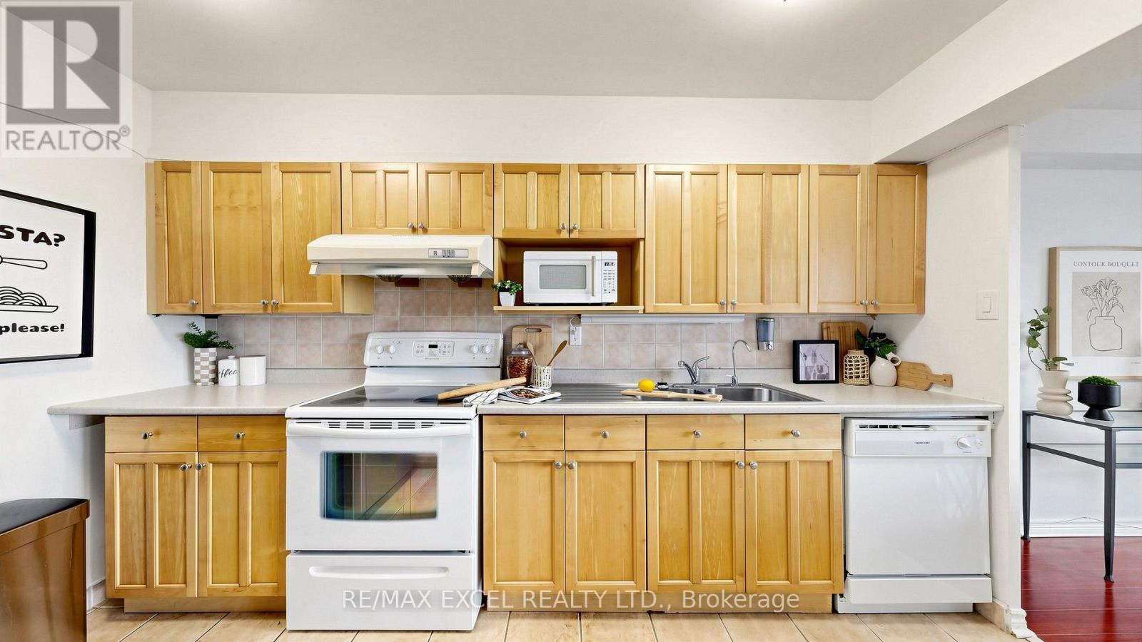 #1011 350 SENECA HILL DRIVE - 15