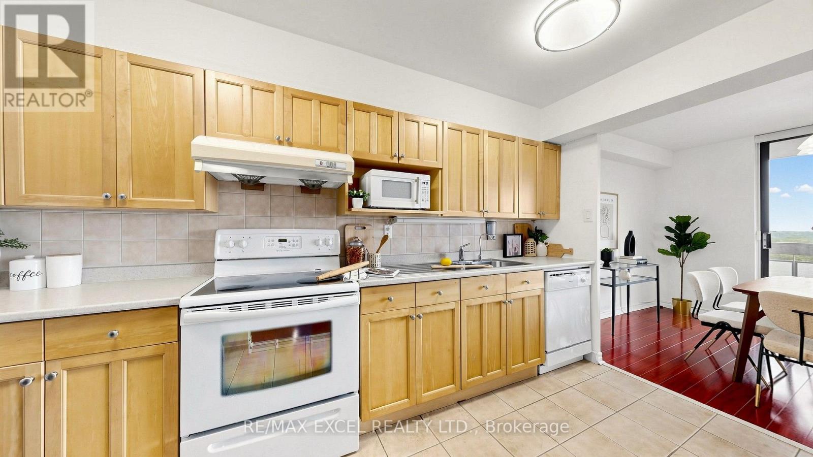 #1011 350 SENECA HILL DRIVE - 16