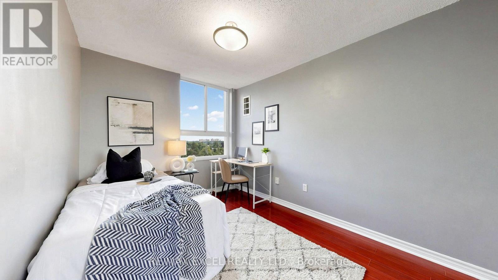 #1011 350 SENECA HILL DRIVE - 26
