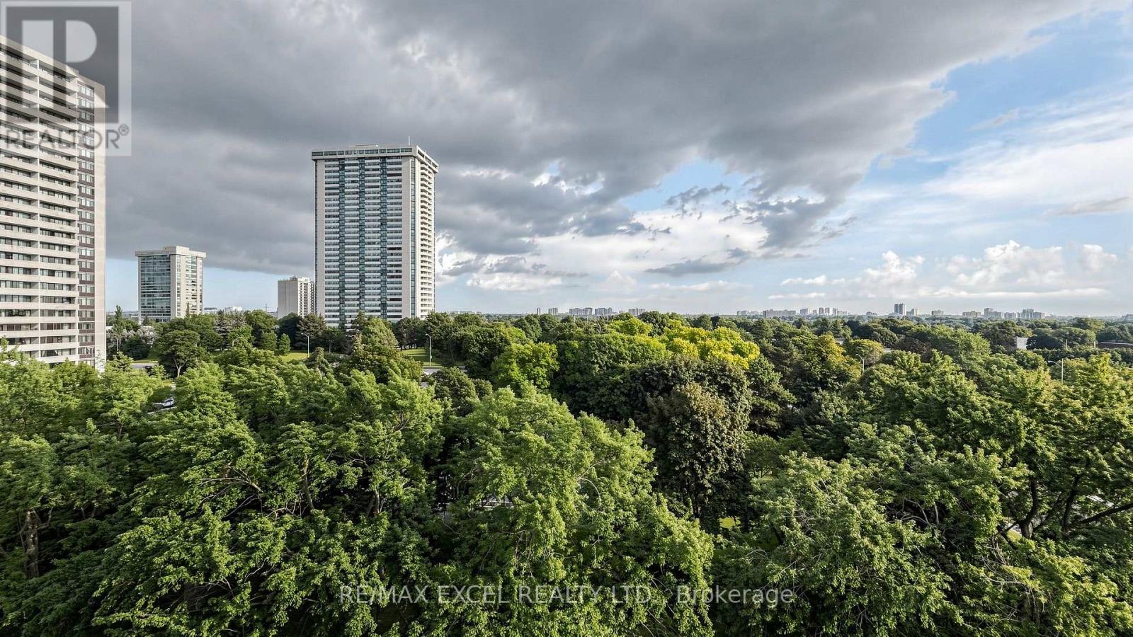 #1011 350 SENECA HILL DRIVE - 38