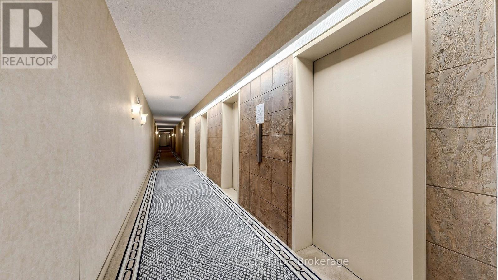 #1011 350 SENECA HILL DRIVE - 42