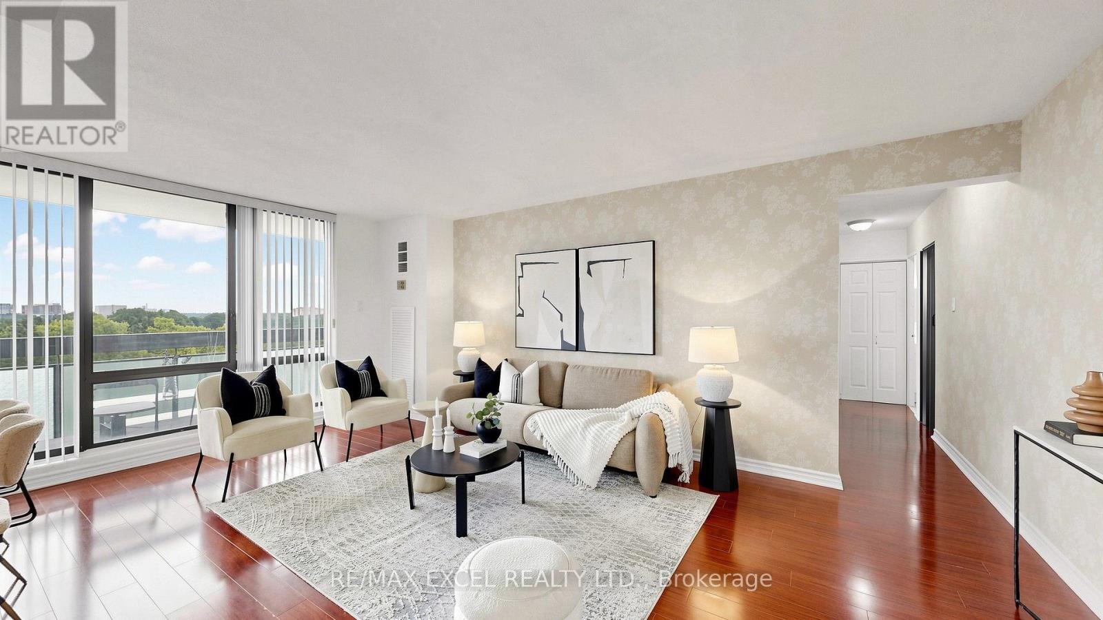 #1011 350 SENECA HILL DRIVE - 6
