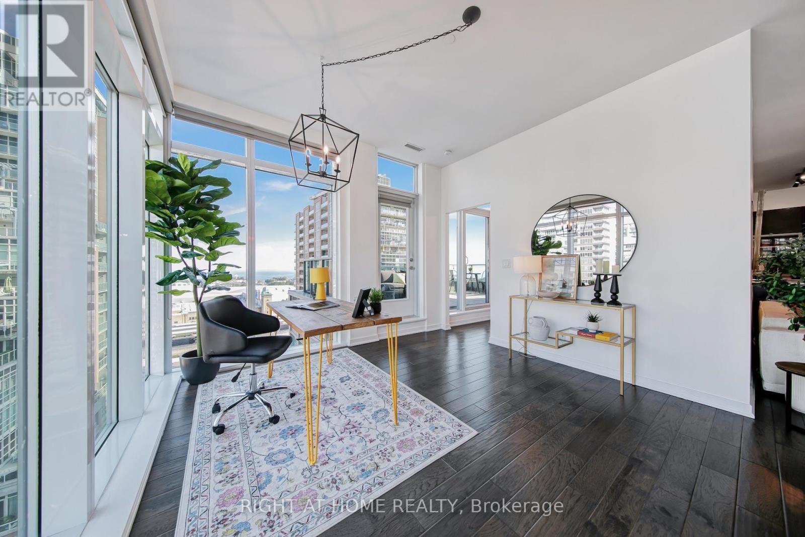 #PH03 69 LYNN WILLIAMS STREET - 18