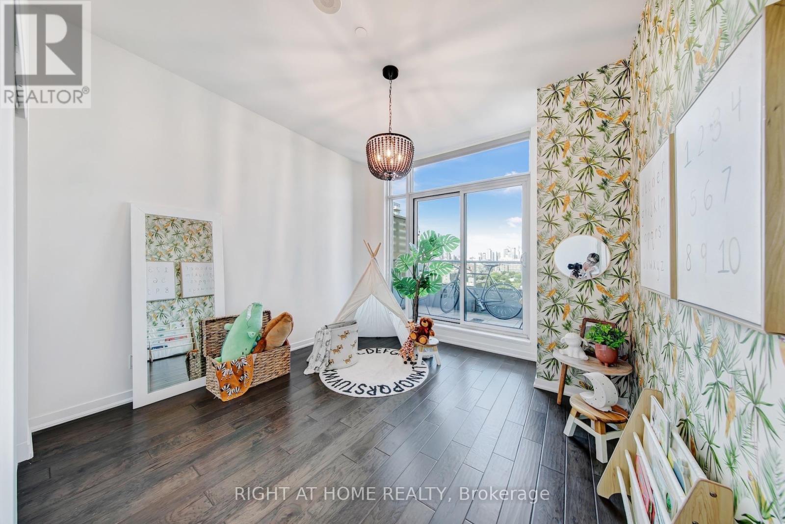 #PH03 69 LYNN WILLIAMS STREET - 23