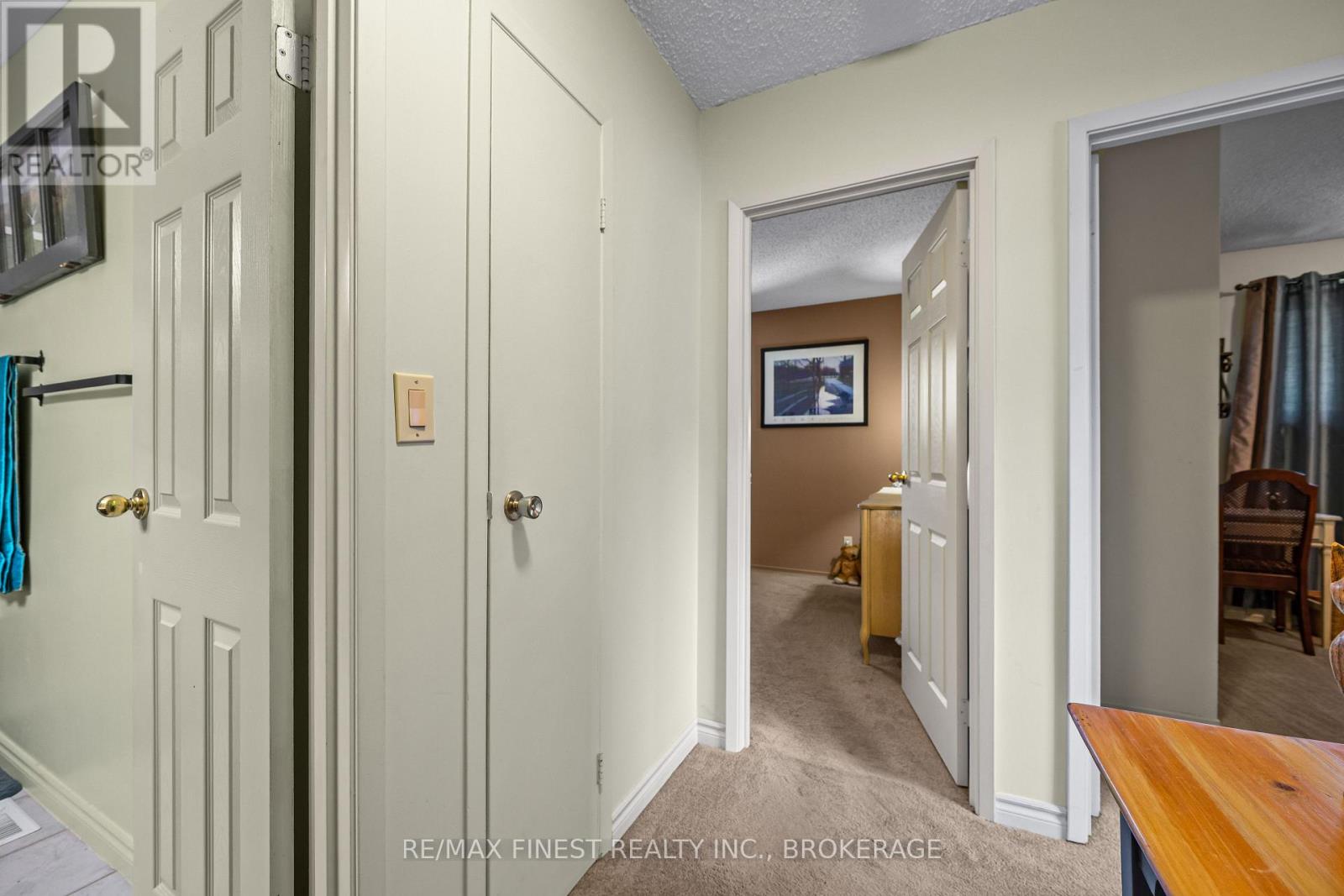 105 GRENADIER DRIVE - 19
