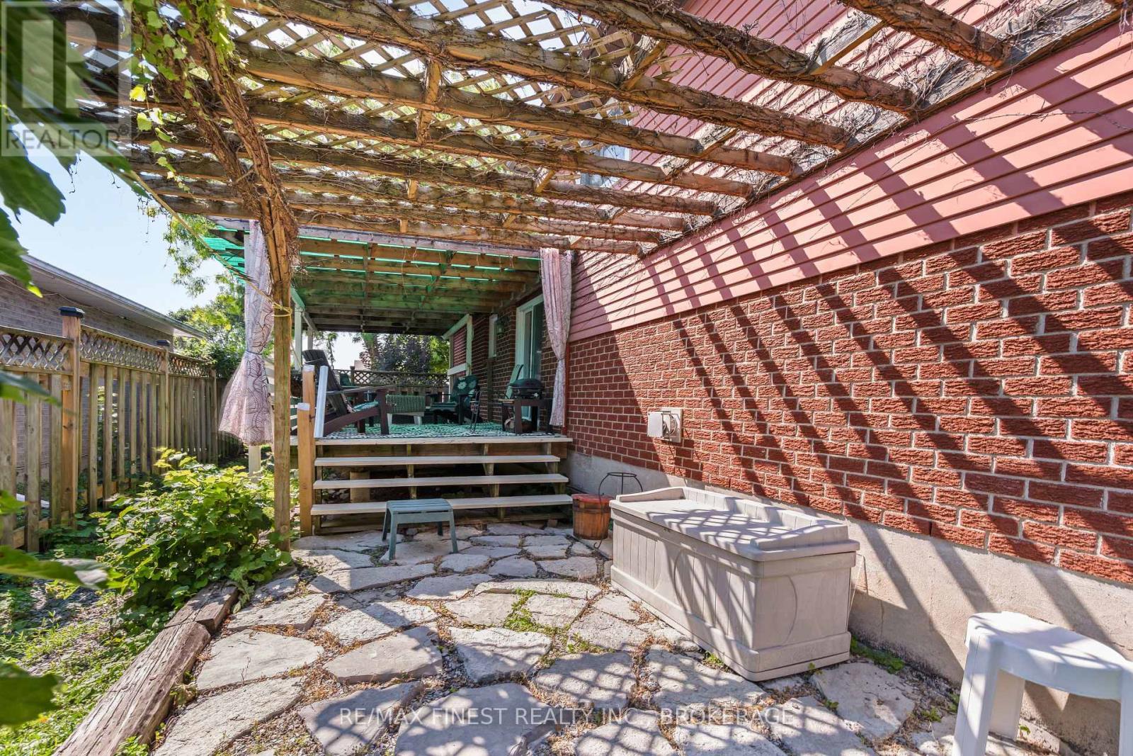 105 GRENADIER DRIVE - 37