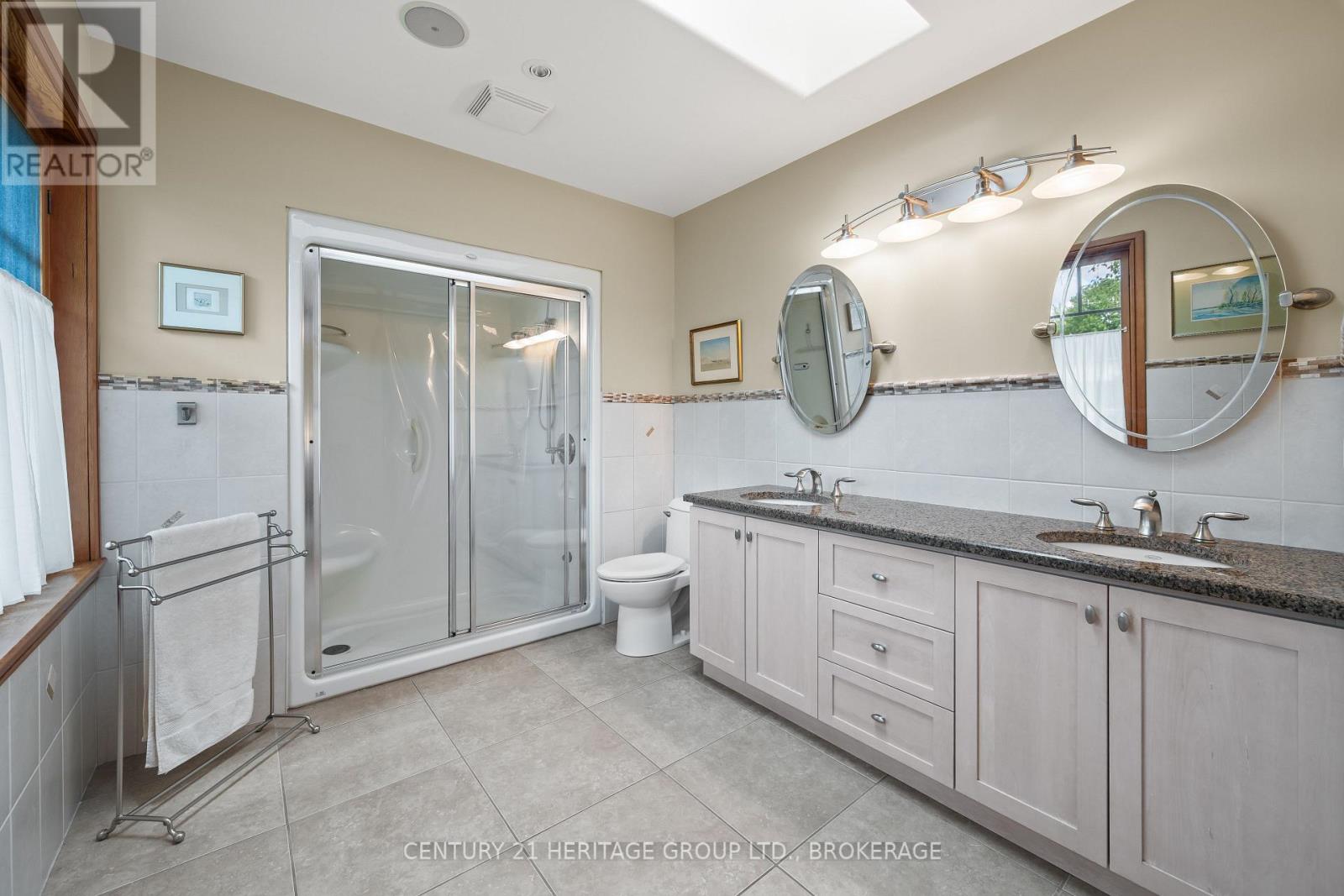 422 COLLEGE STREET - Image 25