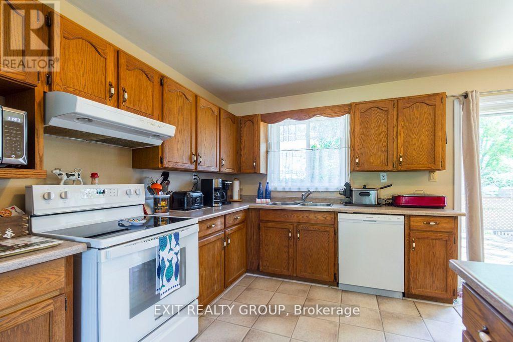 147 BALDWIN STREET - 10