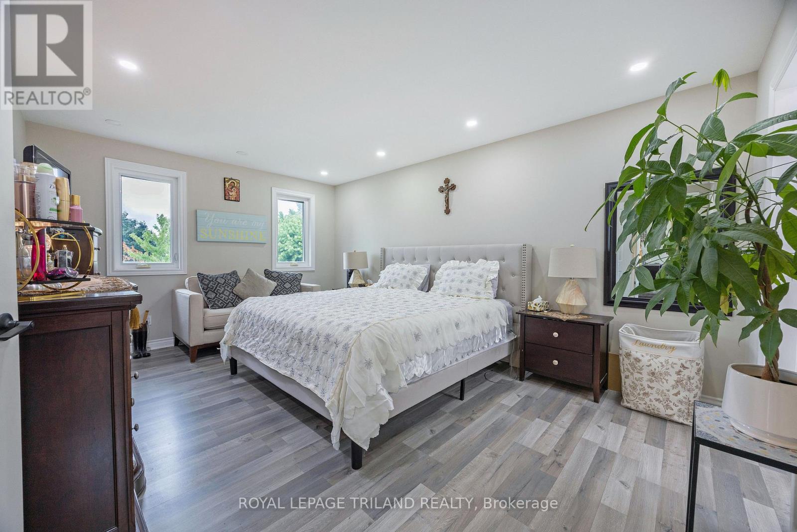 202 PINE VALLEY DRIVE - 18