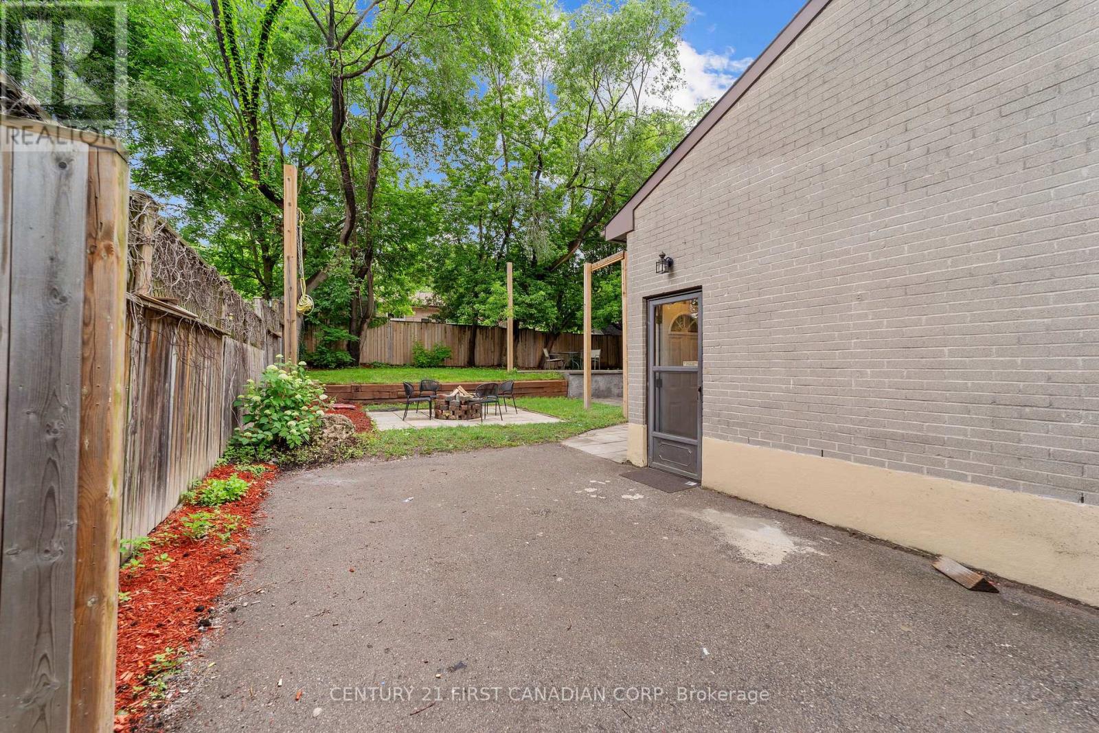 54 MANITOULIN DRIVE - Image 23