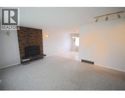 Primary Bedroom - 11136 Parkview Drive, Dawson Creek, BC V1G4A3 Photo 8
