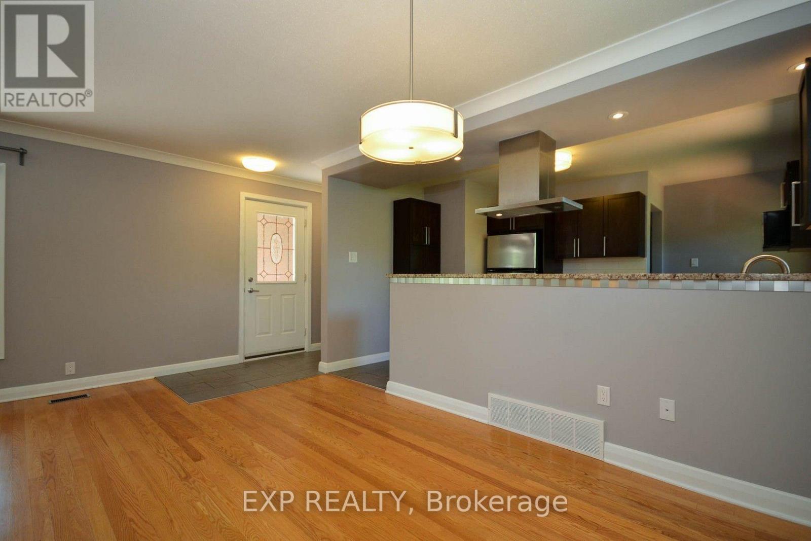 3 Bed, 1 Bath House for Sale in Ottawa – 6 SOLVA DRIVE, Ottawa – MLS# X13657514 - Image 11