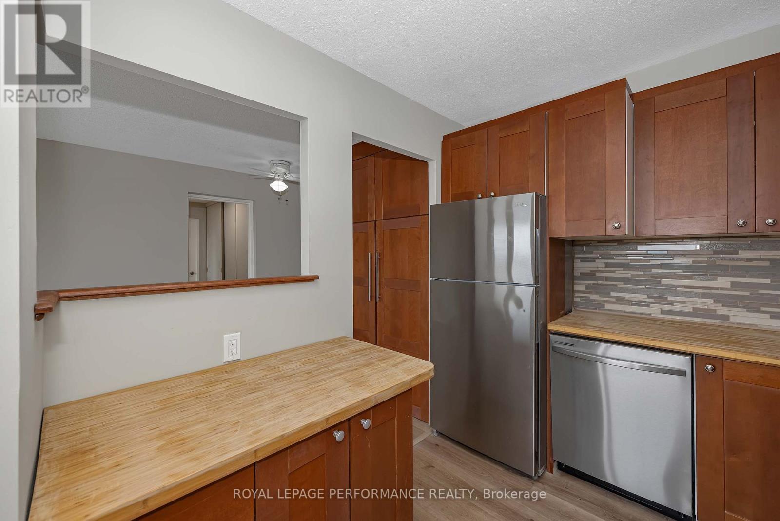 #920 20 CHESTERTON DRIVE - 10