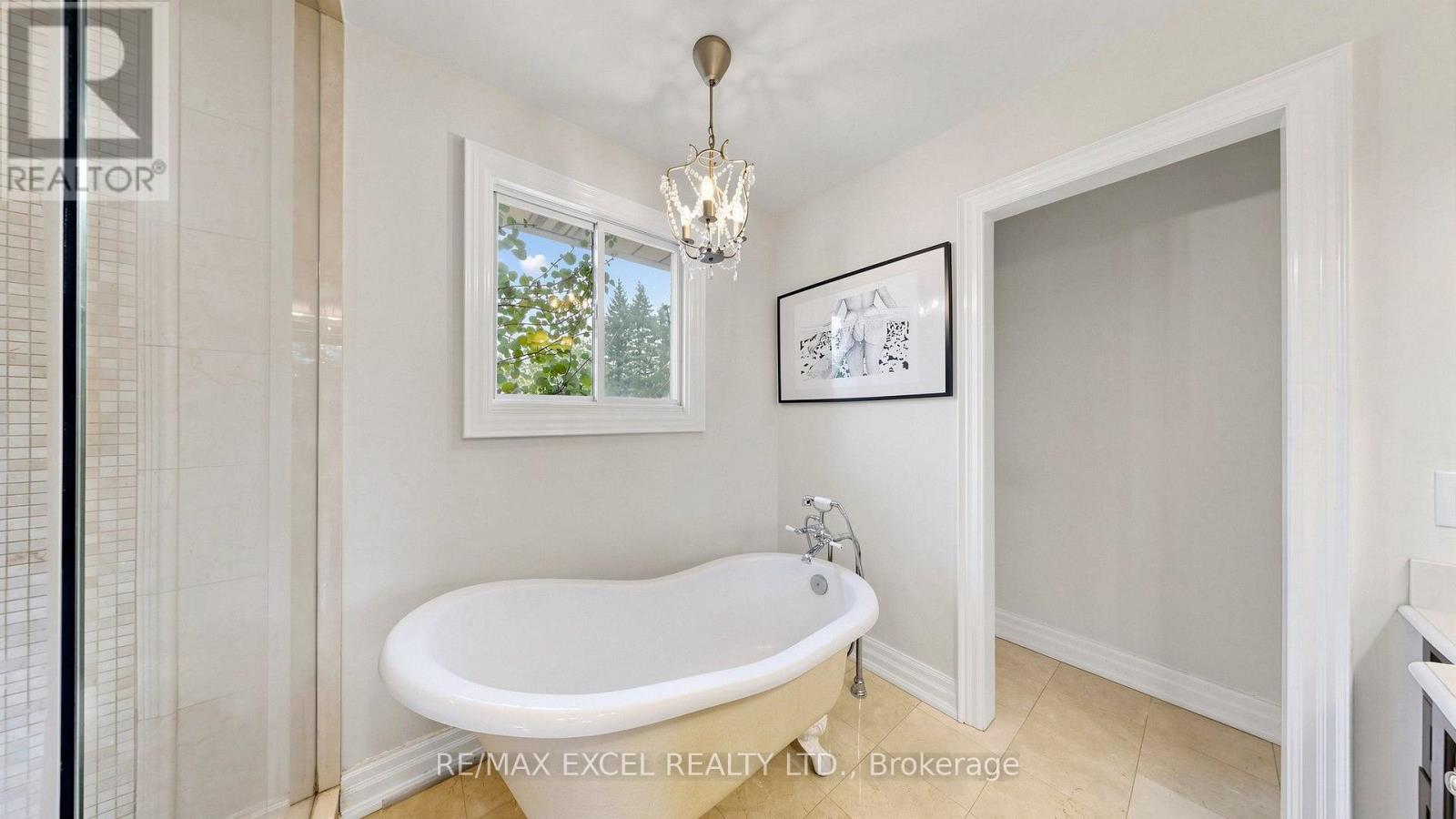 42 BLACKFOREST DRIVE - 24