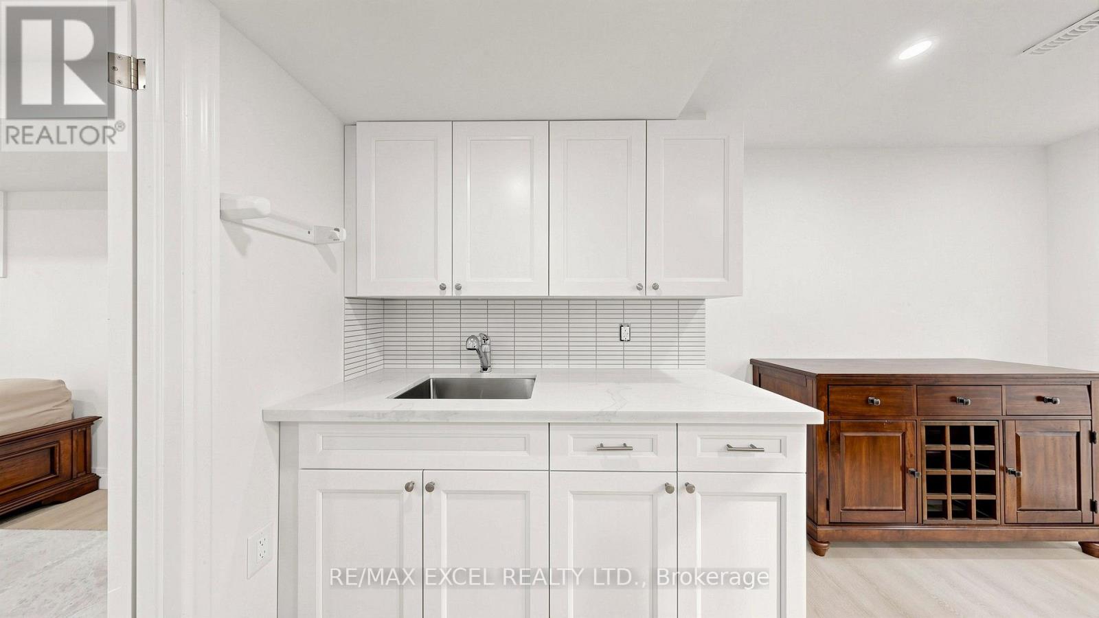 42 BLACKFOREST DRIVE - 31