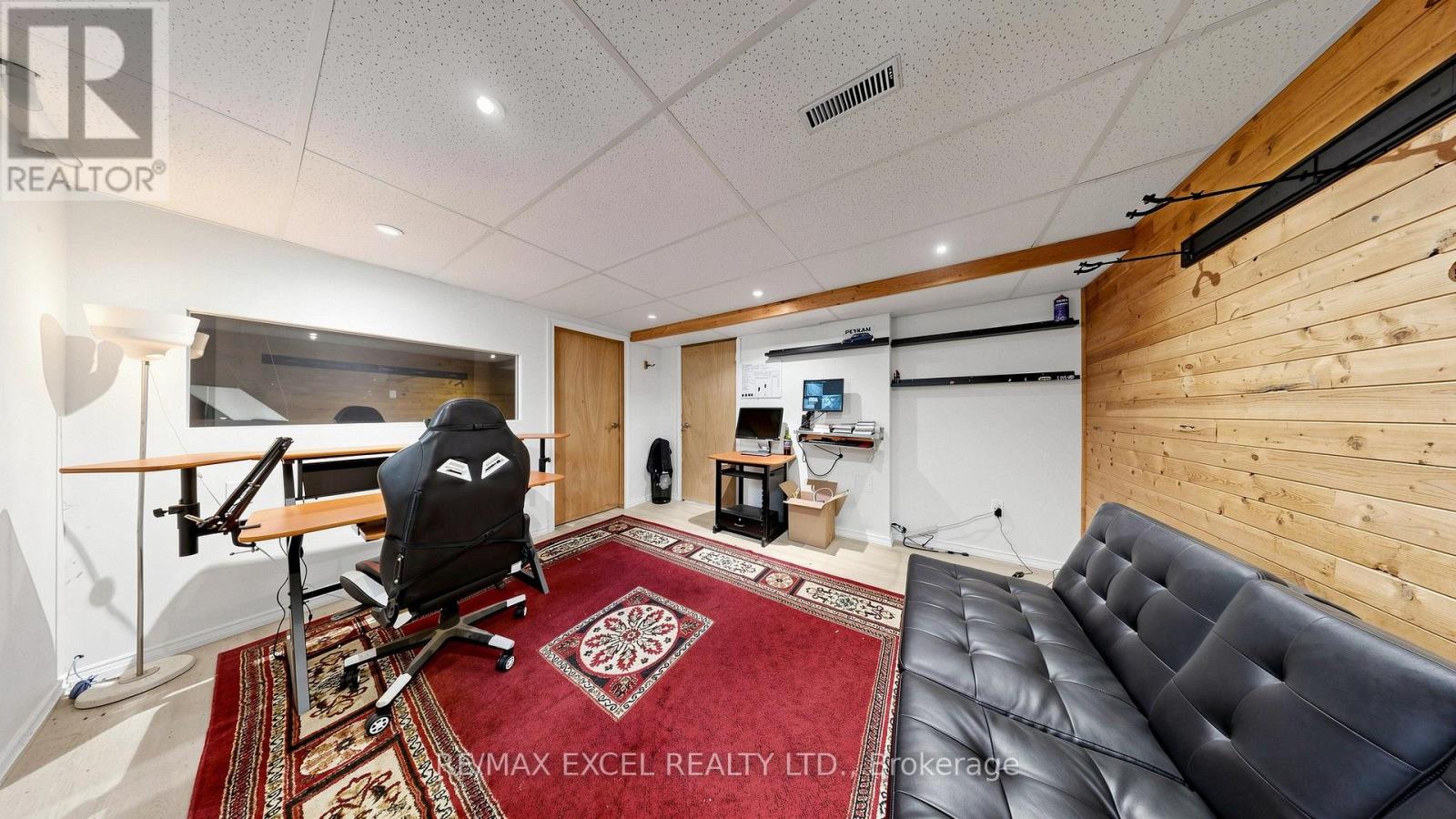 42 BLACKFOREST DRIVE - 36