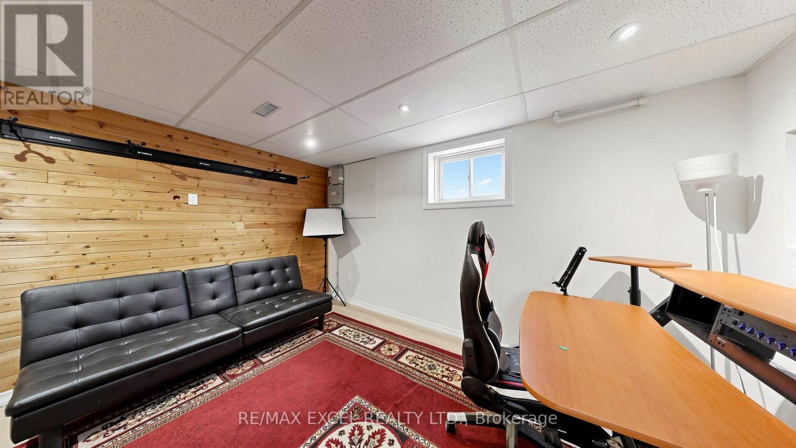 42 BLACKFOREST DRIVE - 37