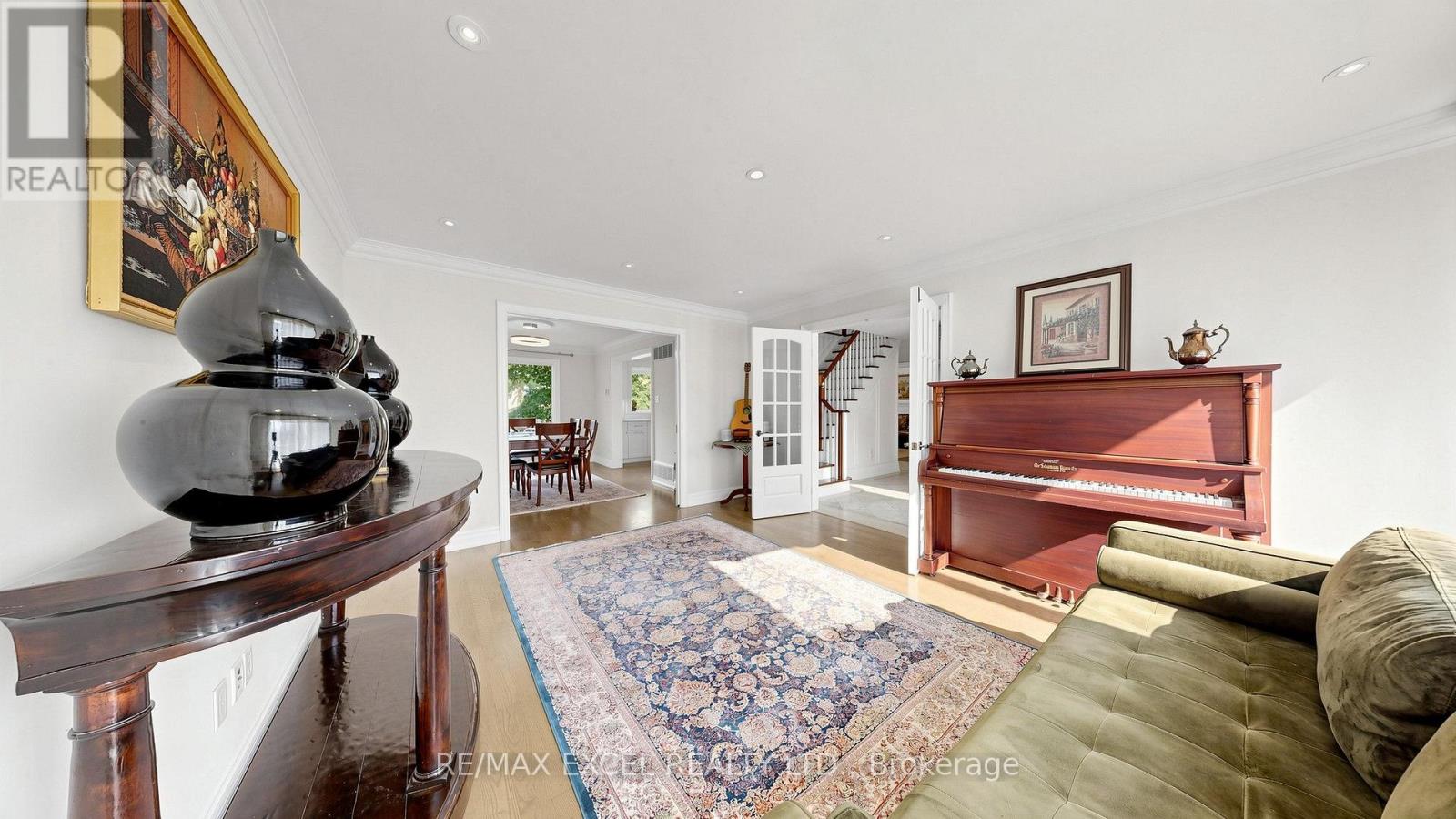 42 BLACKFOREST DRIVE - 4