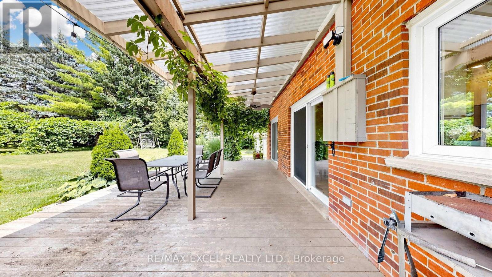 42 BLACKFOREST DRIVE - 42