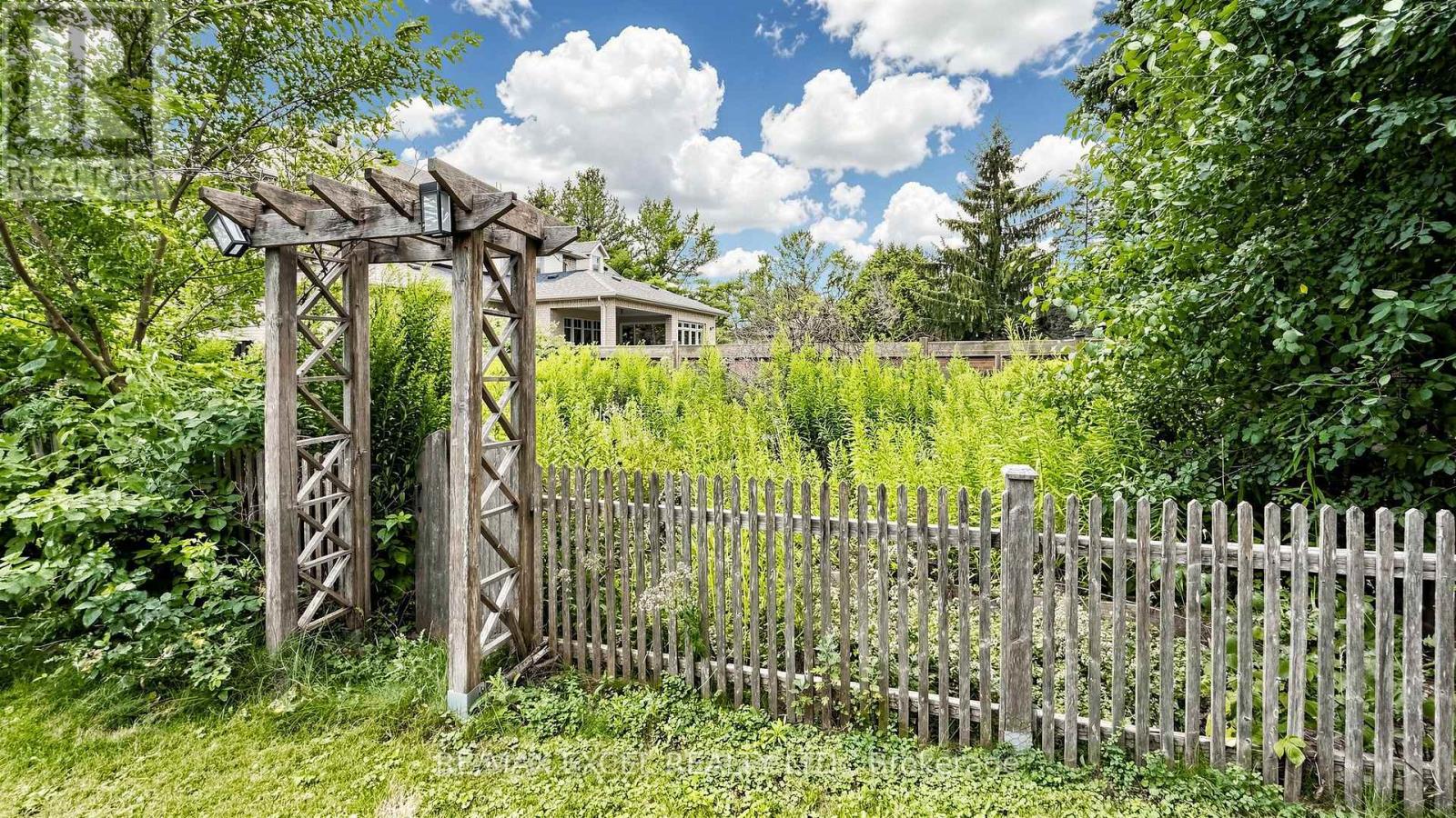42 BLACKFOREST DRIVE - 45