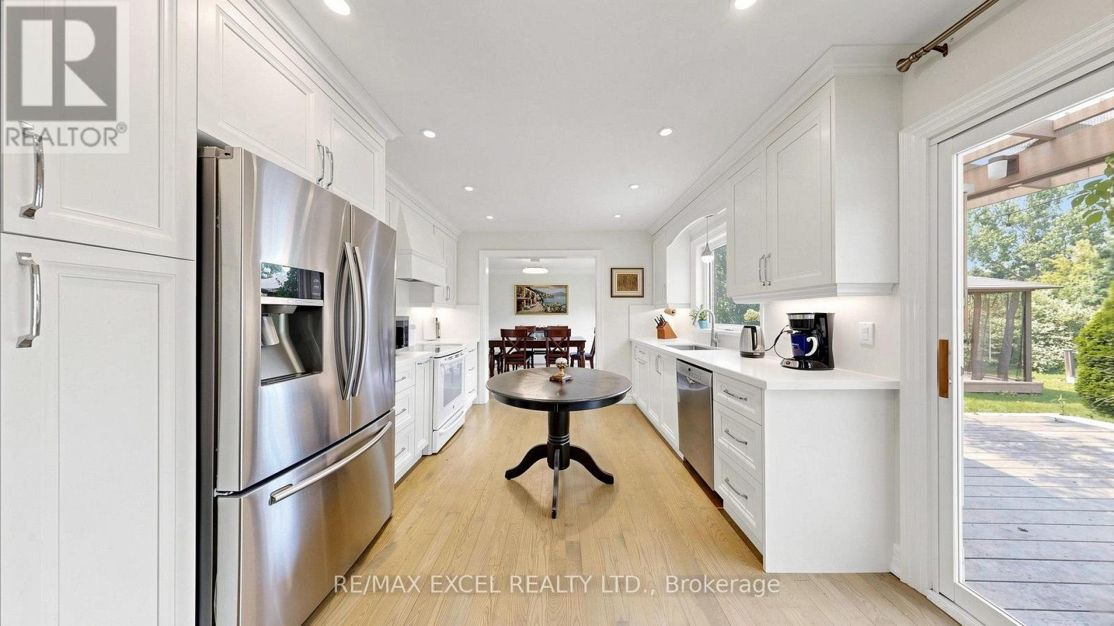 42 BLACKFOREST DRIVE - 8