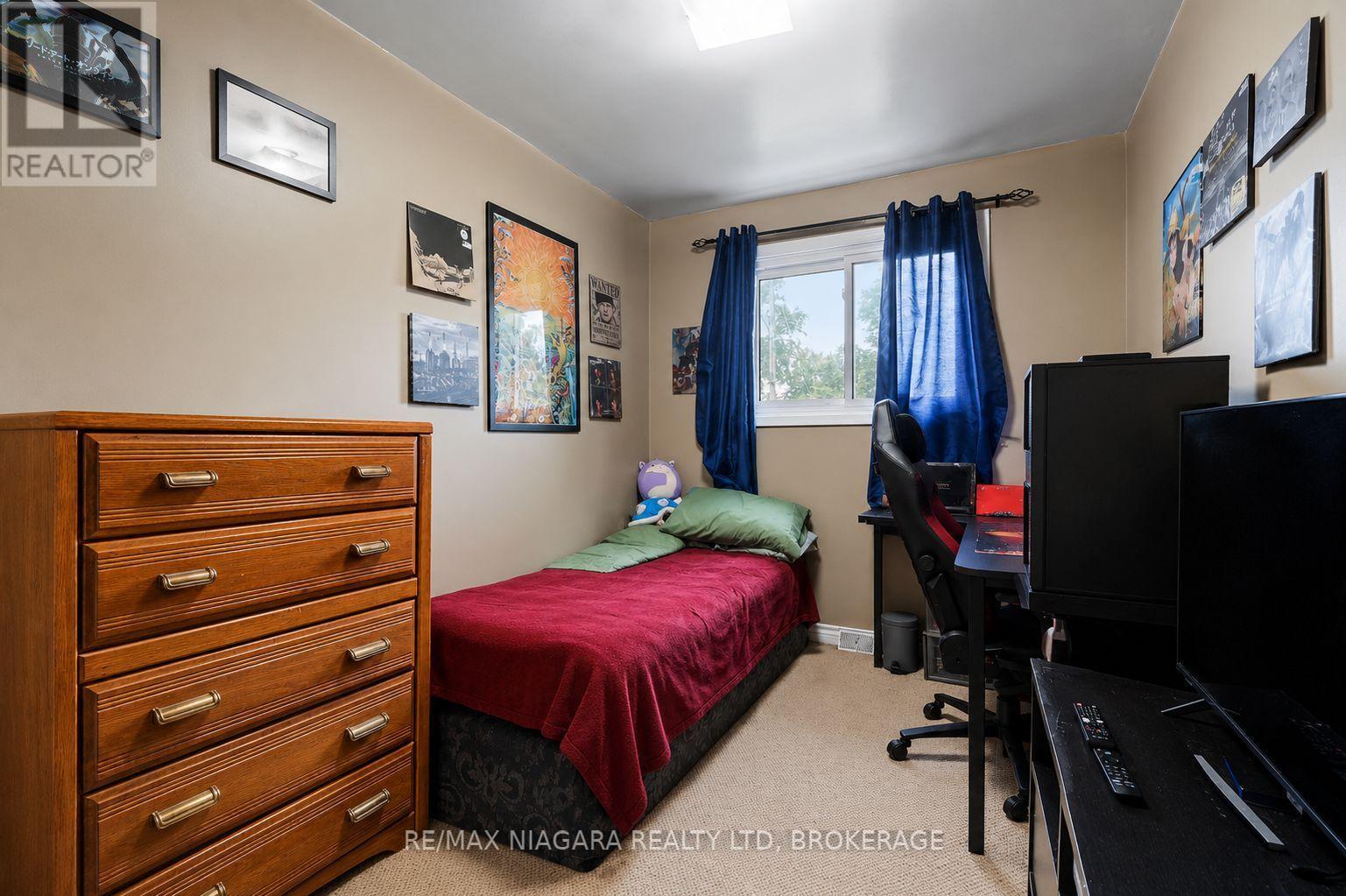 220 CUTRESS AVENUE - Image 12