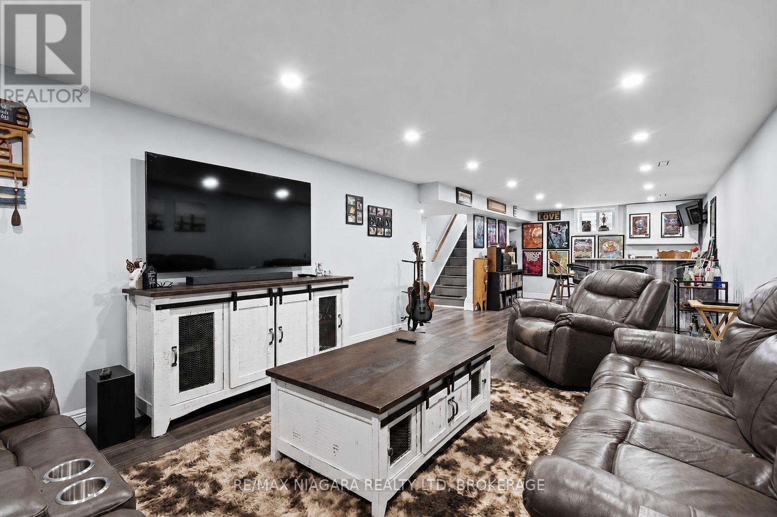 220 CUTRESS AVENUE - Image 15