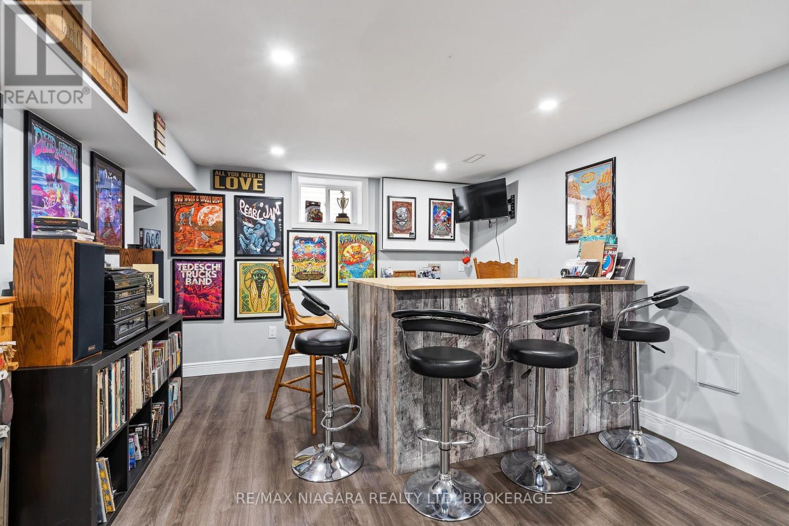 220 CUTRESS AVENUE - Image 16